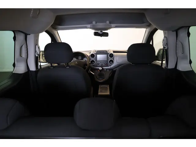 Peugeot Partner Tepee PT 110 Active 2018 Benzine 16