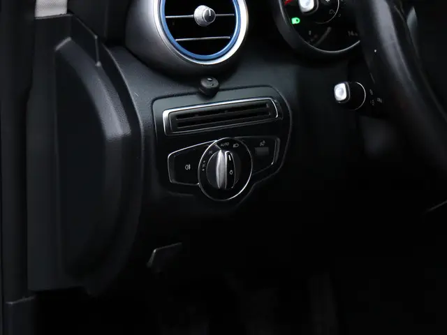 Mercedes-Benz C-Klasse 160 Prestige 2015 Benzine 19