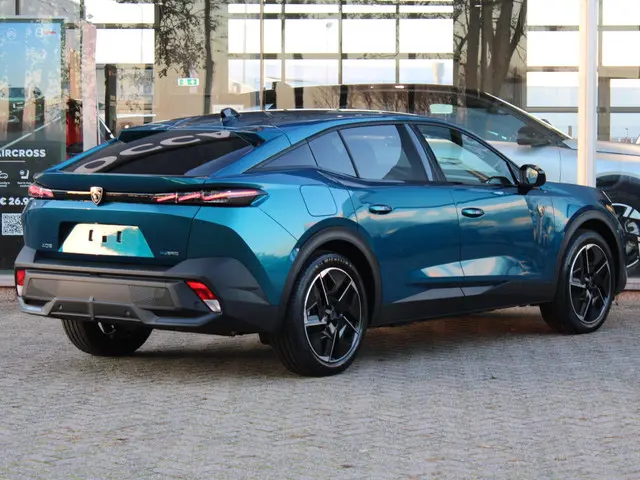 Peugeot 408 1.6 HYbrid GT 180 EAT8 2025 Hybride Benzine 6