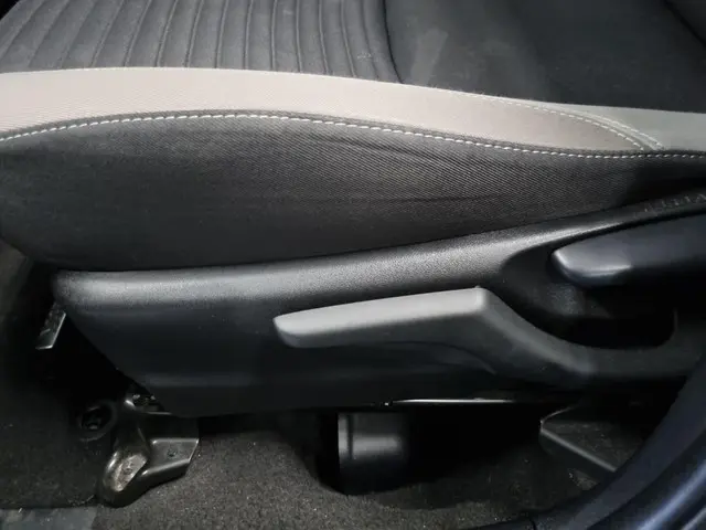 Toyota Yaris 1.3 VVT-i Dynamic Bi-Tone 2016 Benzine 20