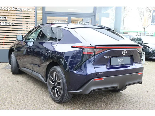 Toyota bZ4X Dynamic 73 kWh 2025 Elektrisch 3
