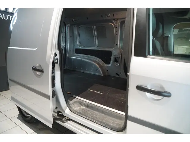 Volkswagen Caddy 1.6 TDI L2H1 Maxi Trendline 2017 Diesel 24