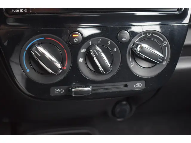 Mitsubishi Space Star 1.2i-12V ISG Connect+ 2023 Benzine 17