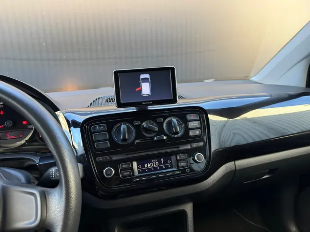 Volkswagen up! 1.0 move up! BlueMotion 2016 Benzine 25