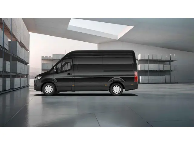 Mercedes-Benz Sprinter 315 1.9 CDI L2H2 RWD 2025 Diesel 7
