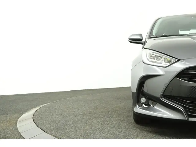 Toyota Yaris 1.5 Hybrid Dynamic 2022 Hybride Benzine 35