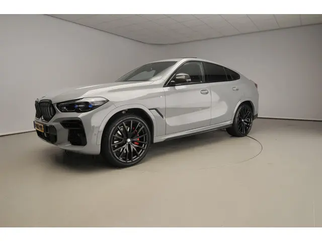 BMW X6 xDrive40i 2022 Benzine 60