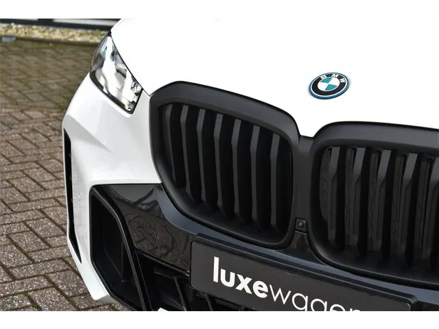BMW X5 xDrive50e M-Sport 2023 Hybride Benzine 77
