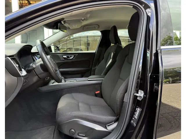 Volvo V60 2.0 B4 Business Pro 2021 Benzine 4