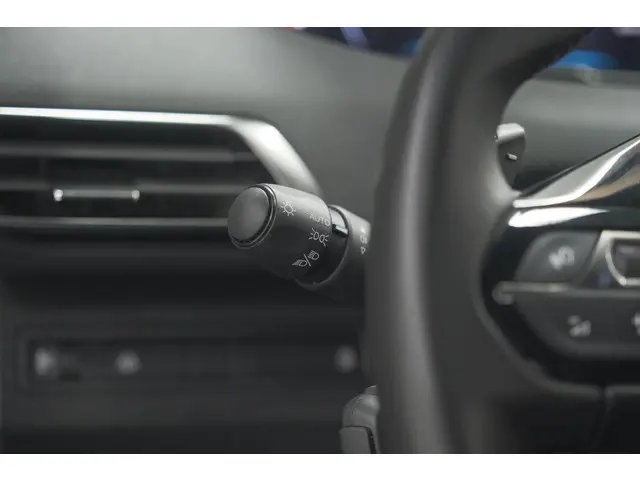 Peugeot 5008 PureTech 130 EAT8 Active Pack 2023 Benzine 38