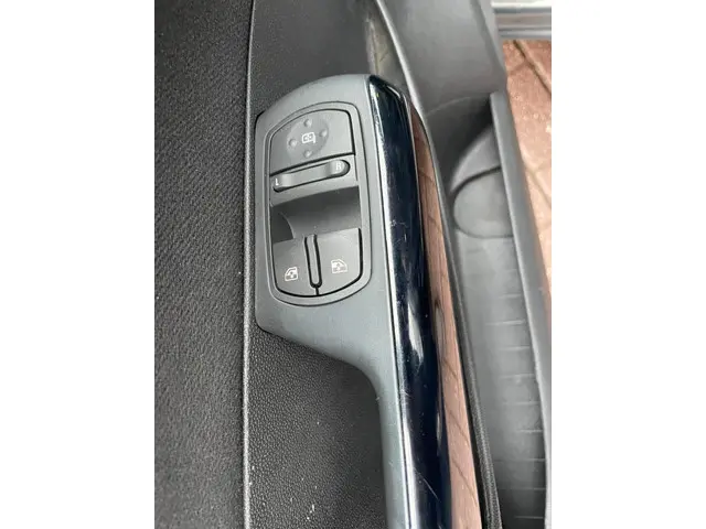 Opel Corsa 1.4-16V BlitZ 2014 Benzine 13