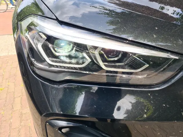 BMW X1 sDrive18i Executive Edition 2021 Benzine 7