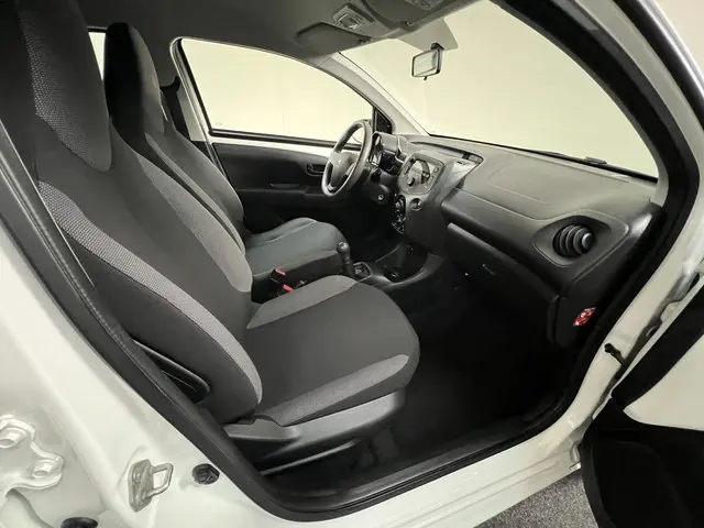 Peugeot 108 1.0 e-VTi RIJKLAAR!! 2020 Benzine 9