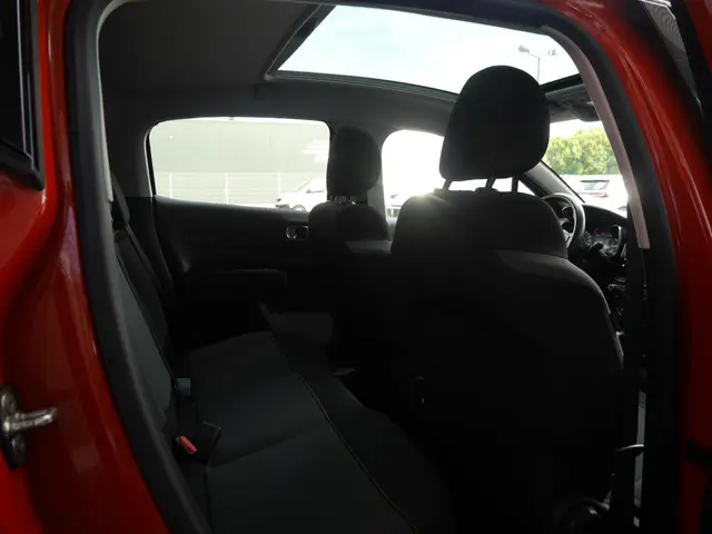 Citroën C3 1.2 PureTech Automaat Shine 2017 Benzine 13