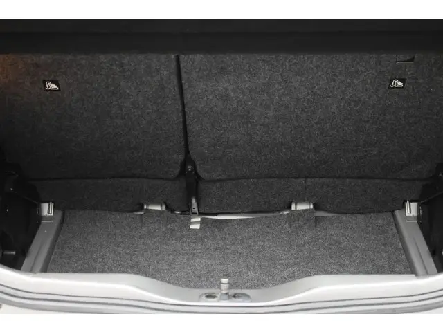 Volkswagen up! 1.0 BMT high up! 2018 Benzine 13