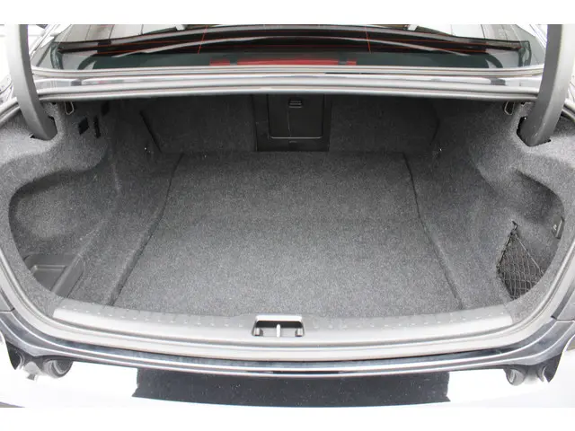 Volvo S60 T4 Automaat R-Design 2019 Benzine 8