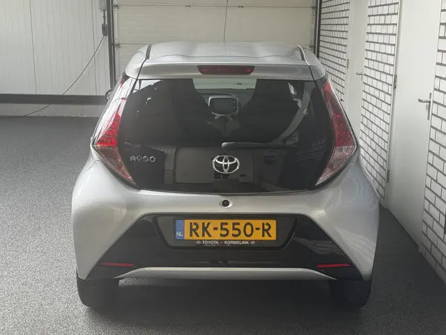 Toyota Aygo 1.0 VVT-i x-play automaat 2017 Benzine 6