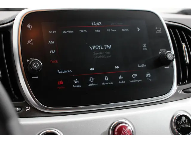 Fiat 500 1.0 Hybrid Sport Connect 2022 Benzine 2