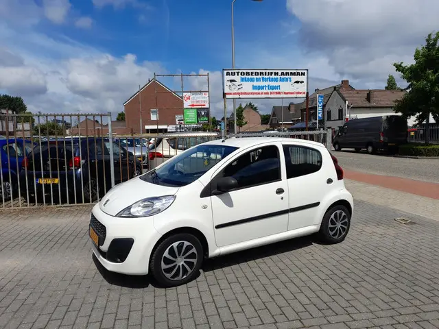 Peugeot 107 1.0 Access Accent 2013 Benzine 14