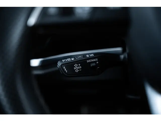 Audi Q3 45 TFSI e S edition 2022 Hybride Benzine 33