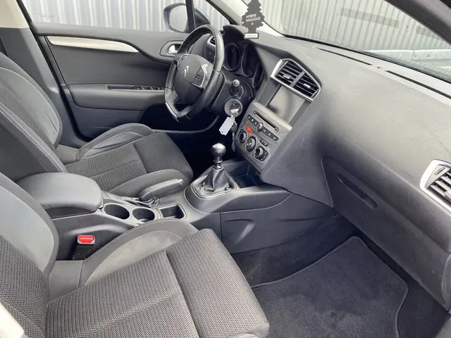 Citroën C4 1.2 PureTech Shine 2015 Benzine 16