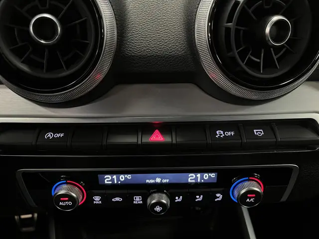 Audi Q2 30 TFSI S-Line 2022 Benzine 42