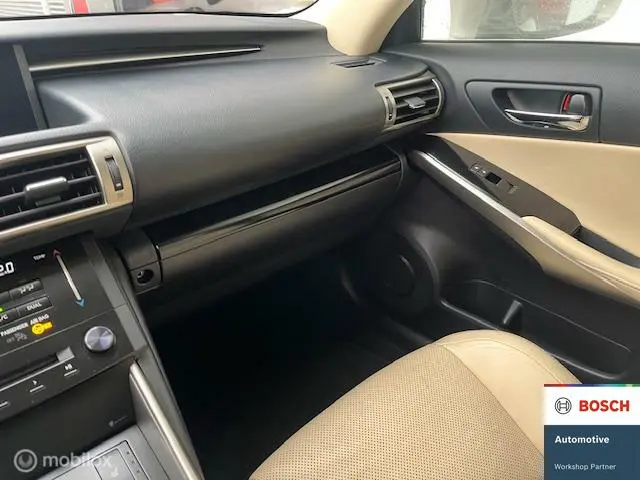 Lexus IS 300h First Edition 2014 Hybride Benzine 19