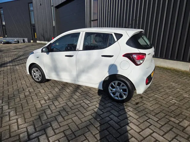 Hyundai i10 1.0i i-Motion Comfort Plus 2019 Benzine 4
