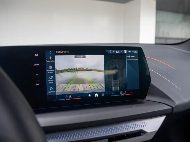 BMW 1 Serie 120 2025 Benzine 23