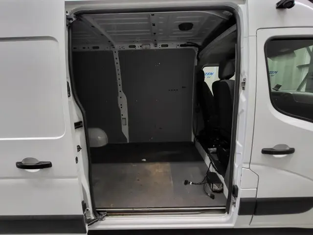 Renault Master 2.3dCi 130PK L2/H2 Euro 6! 2017 Diesel 6