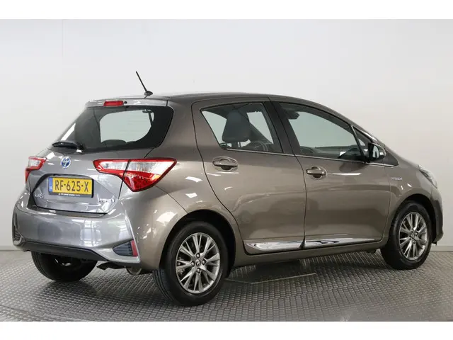 Toyota Yaris 1.5 Hybrid Executive 2017 Hybride Benzine 2