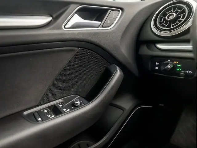 Audi A3 Limousine 35 TFSI S-Line Sport 2019 Benzine 23