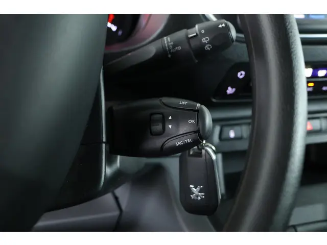 Peugeot Expert 2.0 BlueHDI 145 Standard 2023 Diesel 15