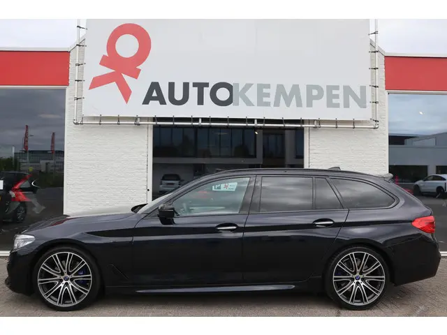 BMW 5 Serie Touring 530i High Executive 2018 Benzine 43