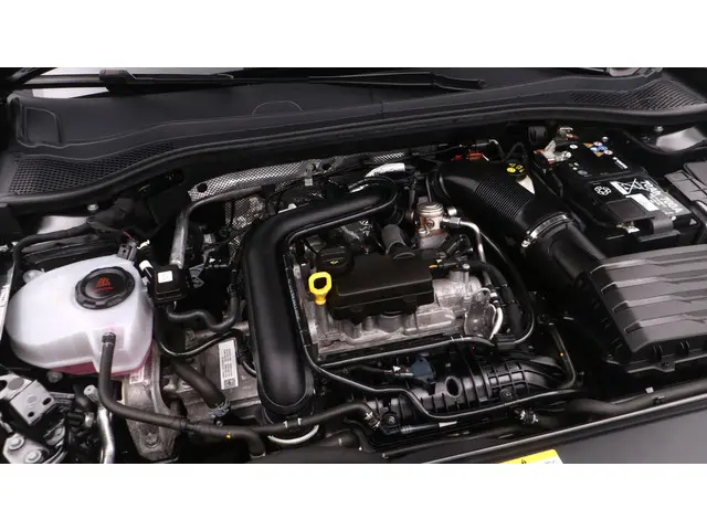 SEAT Leon 1.0 TSI FR Business 2023 Benzine 24