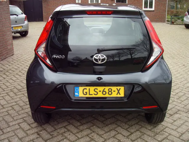 Toyota Aygo 1.0 VVT-i x-play 2020 Benzine 28