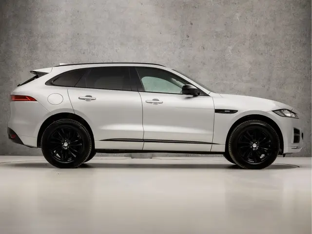 Jaguar F-PACE 2.0 Portfolio R-Sport AWD 20d 2017 Diesel 4