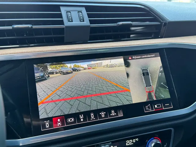 Audi Q3 35 TFSI * Leder * 360 Camera * Keyless 2020 Benzine 30