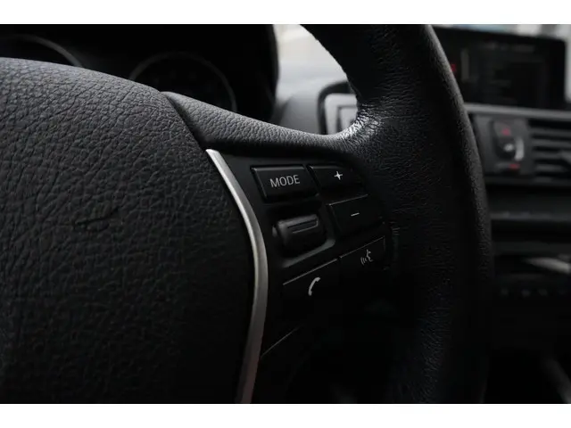 BMW 1 Serie 116i High Executive 2013 Benzine 24