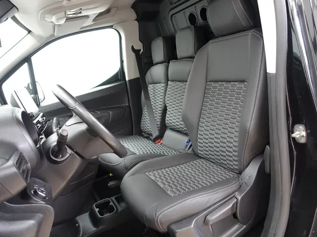 Opel Combo 1.5D Euro 6 L2 Sport Edition- 2019 Diesel 25