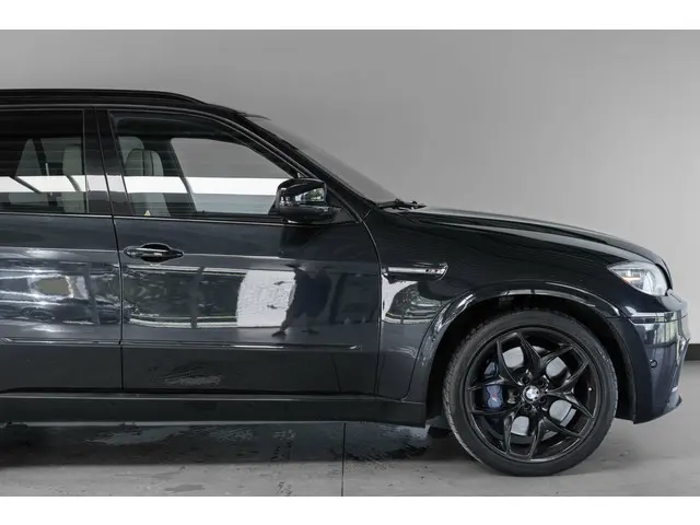 BMW X5 4.4i M 556 PK Akrapovic Full Option 2012 Benzine 45