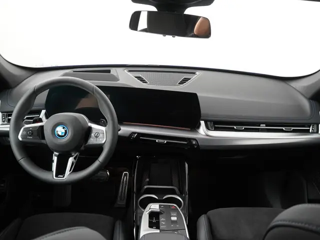 BMW X1 xDrive25e 2025 Hybride Benzine 11