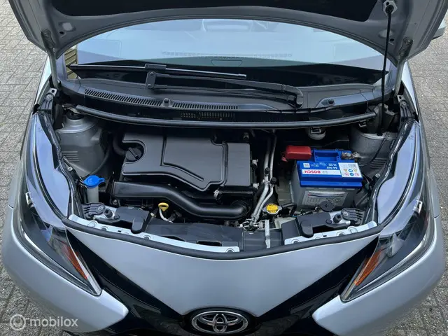 Toyota Aygo 1.0 VVT-i x-clusive 2015 Benzine 8