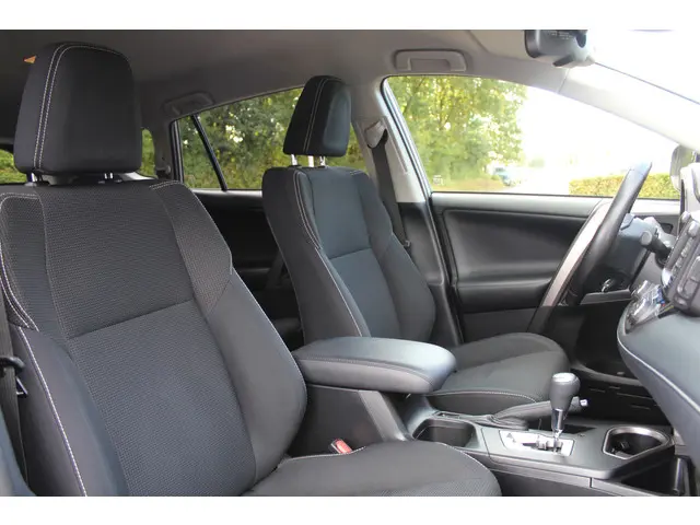 Toyota RAV4 2.5 Hybrid Energy 2018 Hybride Benzine 10