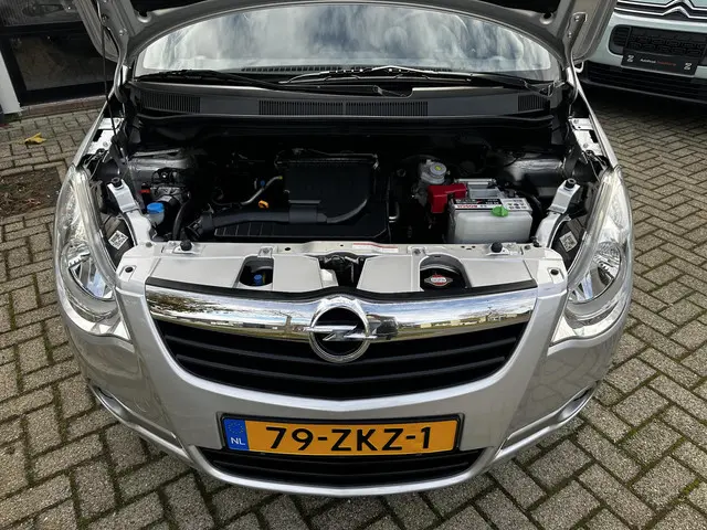 Opel Agila 1.2 Edition 2012 Benzine 13