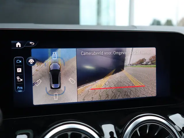 Mercedes-Benz B-Klasse 180 AMG Line 2025 Benzine 28