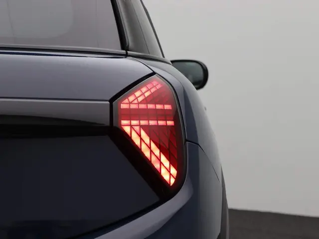MINI 5-Deurs Cooper C 2024 Benzine 10