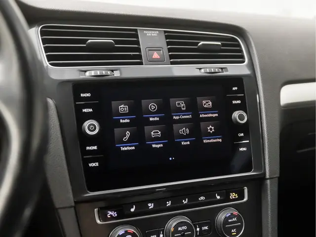 Volkswagen Golf 1.0 TSI Sportline 2019 Benzine 24