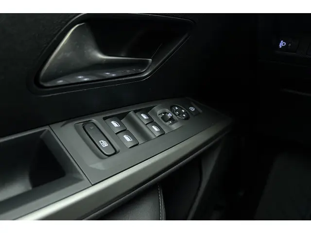 Peugeot 3008 1.2 Hybrid 145 Allure 2025 Hybride Benzine 17