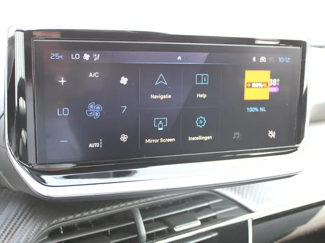 Peugeot 2008 1.2 Hybrid 145 Allure 2025 Hybride Benzine 20